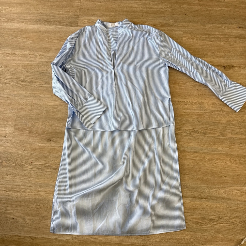 L'Academie Blue and White Pinstripe Hi-Low Shirt Small